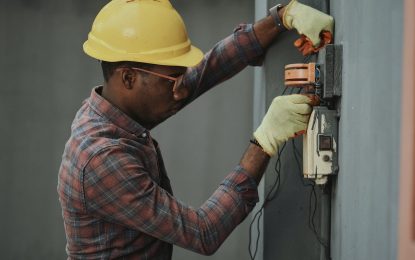 Électricité : quelle différence entre tension et intensité ?